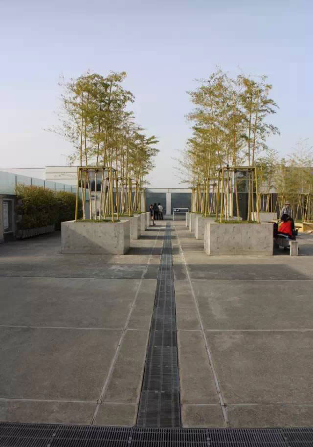 线性成品排水沟配铸铁盖板工程图6